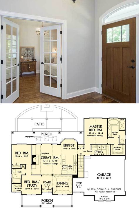 The simple chic farmhouse foyer entryway of a one story modern farmhouse house plan with 3 bedrooms, 2 bathrooms. This over 1500 sq ft luxury single story floor plan comes with photos of the interior design and decor found inside the layout and blueprint. File under: Farmhouse House Plans (https://www.dongardner.com/house-plan/1422/the-sawyer) #1story #houseplans #floorplan #homelayout Single Story Interior Design, Foyer Layout Floor Plans, Floor Plans With Foyer, Entryway Layout House Plans, One And A Half Story House Plans, Single Level Farmhouse, Closed Floor Plans, One Story Modern Farmhouse, Farmhouse Foyer Entryway