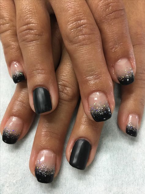 Black and Silver Glitter Ombré Gradient French Gel Nails with Matte Black accent. Black And White Sparkle Nails, Black And Grey Ombre Nails, Black And White Sns Nails, Black And White Ombre Nails, Black Sparkle French Tip Nails, Black And Silver Nails Short, Black Sparkly Nails, White Sparkle Nails, Nail Red