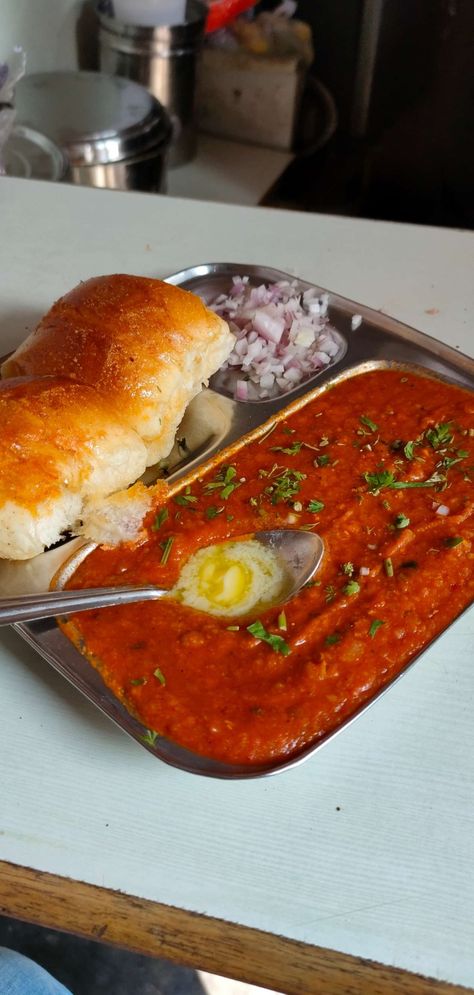 Misal Pav Snapchat Story, Pav Bhaji Snapchat Story, Misal Pav, M&m Recipe, Pav Bhaji, Bride Floral, Food Mood, Snapchat Story, Delicacy Food