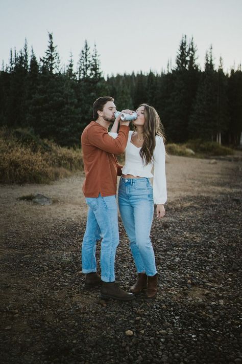 Beer Engagement Photos, Fall Engagement Pictures Outfit, Fall Engagement Shoots, Engagement Photoshoot Ideas, Engagement Photo Outfits Fall, Engagement Picture Outfits, Fall Engagement Pictures, Cute Engagement Photos, Couple Engagement Pictures