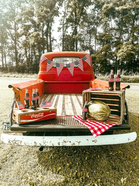 4th Of July Minis, Mini Sessions Photography, Fourth Of July Mini Session, Coca Cola Photoshoot, Mini Photo Session Ideas, Summer Mini Session Ideas, Patriotic Photoshoot, Summer Mini Sessions, Patriotic Photography