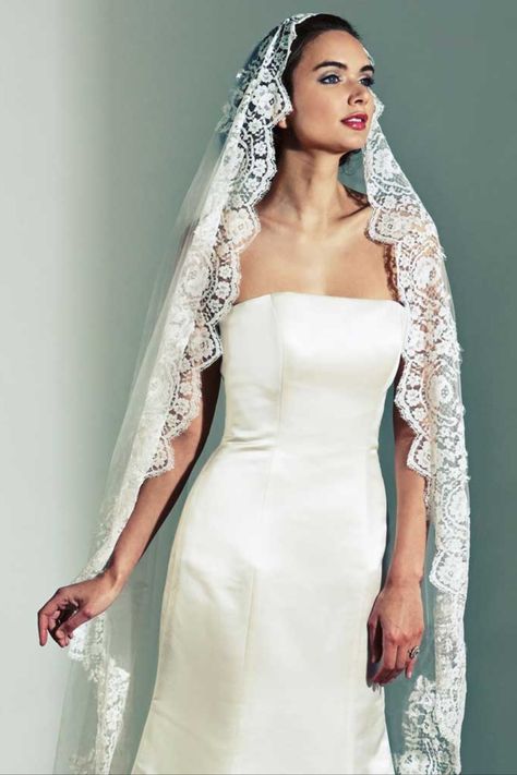 Make an isle-worthy bridal statement with this show-stopping mantilla veil by Joyce Jackson. Beautifully handmade with delicate Italian tulle and edged with an intricately patterned deep lace, this traditional chapel length veil is truly glamorous and romantic. #mantillaveil #laceweddings #weddingveils #bridalveils #bridalveil #bridalstyle #spanishwedding #weddinglook #weddingideas Diy Wedding Veil Lace, Lace Mantilla Veil, Diy Wedding Veil, Wedding Veils Short, Long Veil Wedding, Fingertip Veil, Veil Styles, Wedding Bridal Veils, Elegant Wedding Hair