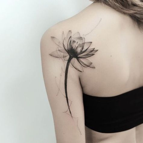 Blatt Tattoos, Water Lily Tattoos, Lillies Tattoo, Lily Tattoo Design, Tattoo Shading, Beautiful Flower Tattoos, Flower Tattoo Shoulder, Geniale Tattoos, Inspiration Tattoos