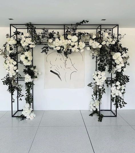 Black And White Floral Wedding Arch, Black And White Wedding Flowers Arch, Black Arbor Wedding, Ceremony Backdrop Black And White, Modern Bridal Shower Backdrop, Black Ceremony Backdrop, Modern Wedding Arch Ceremony Backdrop, Black And White Ceremony Backdrop, Black And White Wedding Background