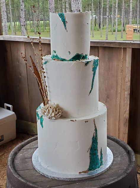 Country Teal Wedding, Western Alter Wedding, Emerald Western Wedding, Turquoise Wedding Ideas Rustic, Black And Turquoise Western Wedding, Western Wedding Teal, Western Wedding With Turquoise, Western Wedding Party Favors, Simple Western Wedding Ideas