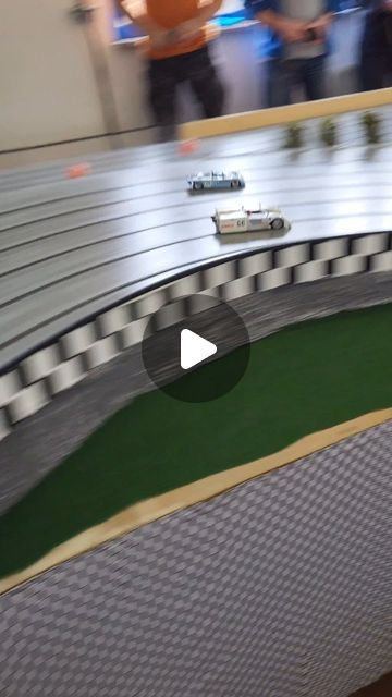 Scalextric Track Layout, Slot Car Racing Sets, Scalextric Track, Slot Car Race Track, Slot Racing, Ho Slot Cars, Slot Car Racing, Slot Car Tracks, Slot Car