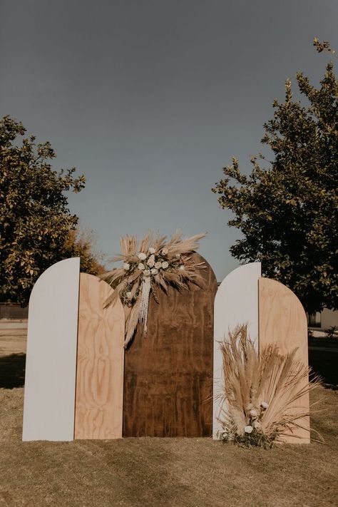 Boho Styl, Wedding Backdrop Design, Future Wedding Plans, Backdrop Design, Western Wedding, Wedding Goals, Wedding Wishes, Wedding Deco, Wedding Arch