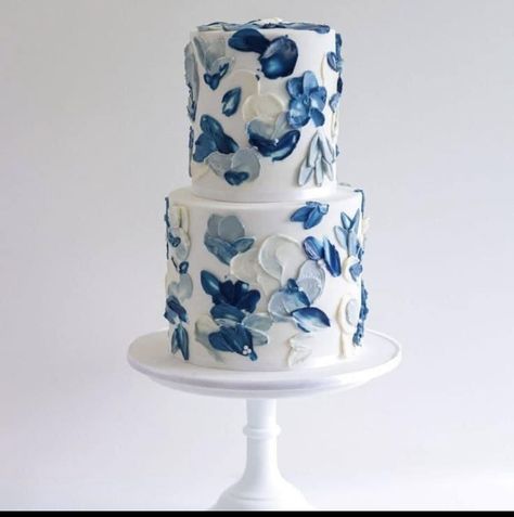 Blue Floral Cake, Texture Cake, Chinoiserie Wedding, White Birthday Cakes, Blue White Weddings, Bridal Shower Inspo, Bride And Groom Glasses, Something Blue Bridal, Blue Bridal Shower