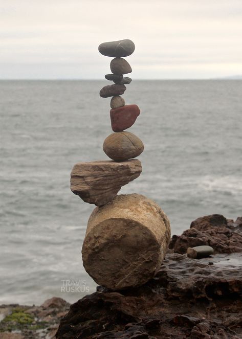 Balancing Drawing, Pebble Tattoo, Balance Painting, Rock Balance, Rock Stacking, Balancing Rocks, Rock Balancing, Body Rocks, Stone Balancing