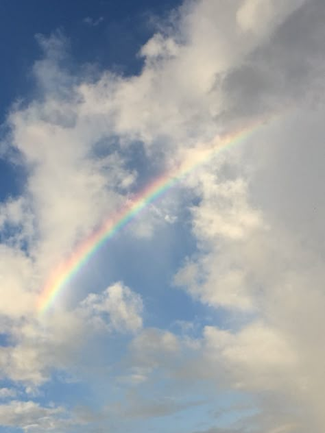 Rainbow Sky Aesthetic, Aesthetic Rainbow Wallpaper, Looking At The Sky, Grumpy X Sunshine, Aesthetic Rainbow, Blue Aesthetic Dark, Rainbow Photography, Rainbow Beach, Pretty Skies