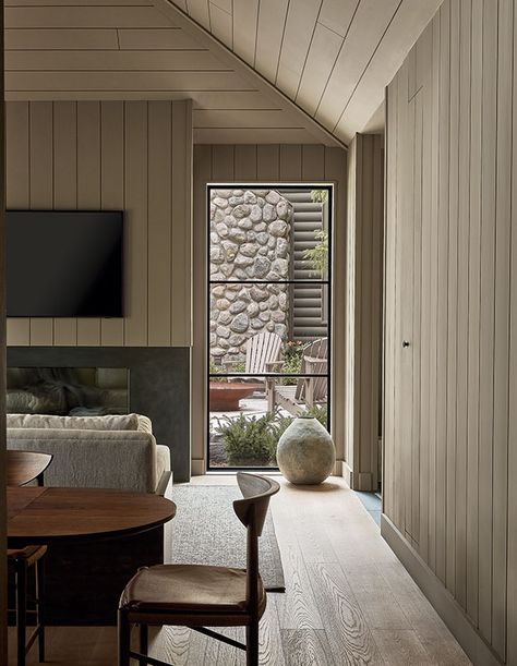 Salons Cottage, Wood Panelling, Cabin Bedroom, Cottage Living Rooms, Lodge Style, Cabin Design, Space Decor, Cottage Design, Cottage Living