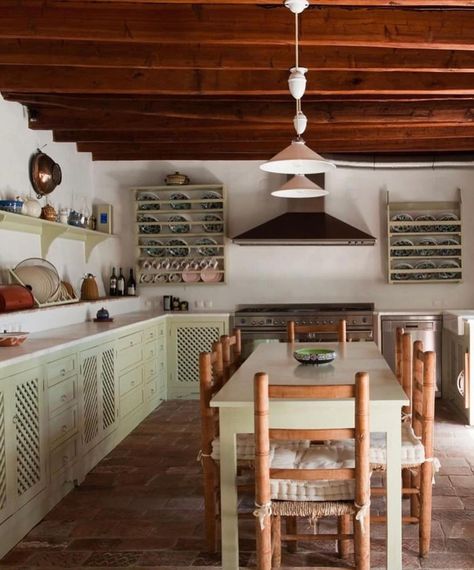 Greek House Interior, Greek Style Home, Greece House, Rustic Mediterranean, Greek Decor, Florida Beach House, Greek Villas, Greek House, Timeless Interiors