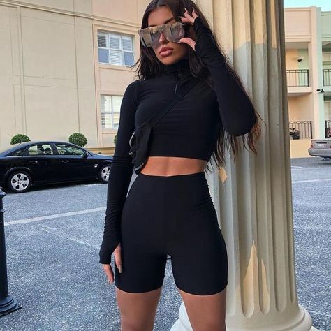 Baddie Outfit, Biker Shorts Outfit, Fest Outfits, Instagram Baddie, Pastel Outfit, Kendall Jenner Outfits, Crop Top And Shorts, Black Women Fashion, Mode Inspo