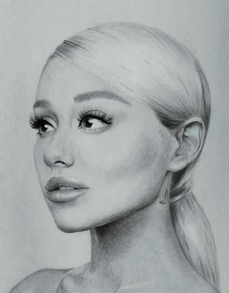 Ariana Grande Anime, Pencil Portrait Drawing, Ariana Grande Drawings, Perspective Drawing Lessons, Hair Specialist, Black And White Art Drawing, Animation Art Sketches, Portraiture Drawing, Brave Women