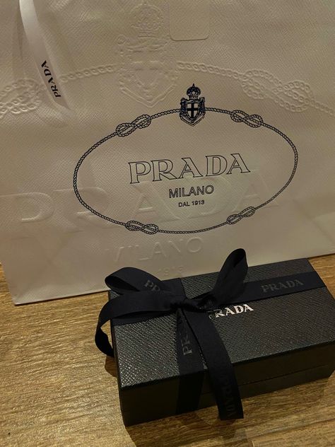 Prada sunglass unboxing Pandora Charms Pink, Miu Miu Purse, Dior Perfume, Victoria Secret Pajamas, Devil Wears Prada, Pink Drinks, Prada Sunglasses, Miss Dior, Ralph Lauren Sweater