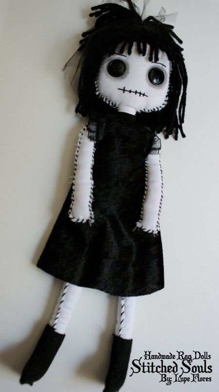 Voodoo Dolls Aesthetic, Creepy Felt Dolls, Goth Craft Ideas, Goth Stuffed Animals, Ragdolls Doll, Goth Upcycle, Melancholia Aesthetic, Vudu Doll, Wicked Dolls