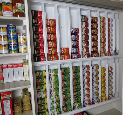 Storing canned food in your kitchen cabinets is an inefficient use of space and you will often find old cans in the back.  It is also problematic that they rarely stack neatly on top of one another. So are you looking for a perfect can holder, can dispenser, can rack, or can organizer to meet … Diy Storage Projects, Casa Clean, Canned Food Storage, Organized Pantry, Creative Storage Solutions, Food System, Diy Cans, Pantry Ideas, Creative Storage