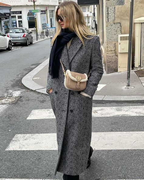 Musier Paris on Instagram: “Our Ida herringbone wool coat is waiting to keep you warm babes ❄️ worn by our founder @annelauremais (swipe left to see more)” Herringbone Coat Outfit, Grey Coat Outfit, Long Tweed Coat, Musier Paris, December Outfits, Winter Mode Outfits, Black And White Coat, Herringbone Coat, Coat Outfit