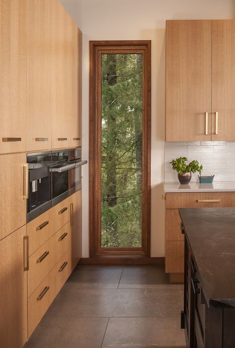 Windows in the kitchen: Tuck a tall, narrow window in a corner or another tight spot to maximize natural light in your kitchen Kitchen No Windows, Barn Conversion Interiors, Narrow Window, Pantry Layout, Long Room, Long Kitchen, Narrow Kitchen, Mid Century Modern Kitchen, Kitchen Fireplace