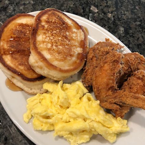 BrassCuisineSpicesLLC on Instagram: “Fluffy Pancakes 🥞, Deep Fried Chicken 🍗 & Scrambled Eggs 🍳 #BrassCuisine” Pancake Fried Chicken, Chicken And Pancakes, Scrambled Pancakes, Deep Fried Chicken, Morning Recipes Breakfast, Good Morning Breakfast, No Egg Pancakes, Fluffy Pancakes, Dinner Meals