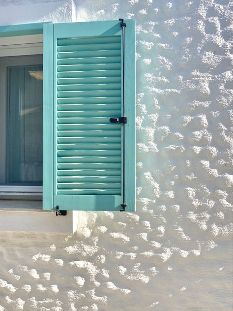 Aqua Shutters, Turquoise Shutters, Greek Houses Exterior, Boho Exterior, Mediterranean Windows, Mykonos Style, Provence House, Greece House, Turquoise Door