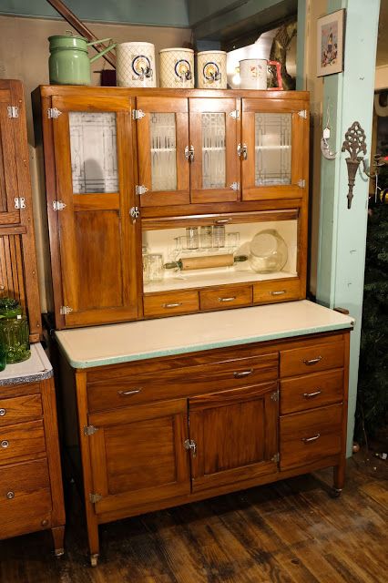 The Wildwood Flower: 1928 Montgomery Wards I-X-L Cabinet Antique Hoosier Cabinet, Antique Kitchen Cabinets, Wildwood Flower, Hoosier Cabinets, Hoosier Cabinet, Vintage Appliances, Montgomery Ward, Antique Kitchen, Country Store