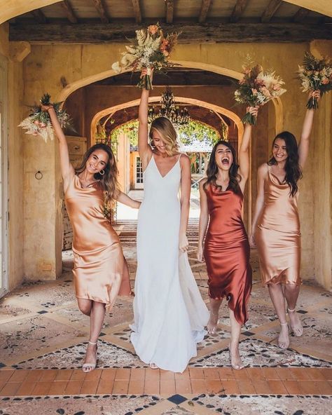 Words are not enough to describe the passionate waiting of the long-awaited wedding night. So why don't you capture this feeling? Show these sexy wedding photos Bridesmaid Dresses Boho, Mermaid Bridesmaid, Festival Bride, Beautiful Bridesmaid Dresses, Bridesmaids Photos, Gown Inspiration, Mermaid Bridesmaid Dresses, Boho Bridesmaid, Cheap Bridesmaid Dresses