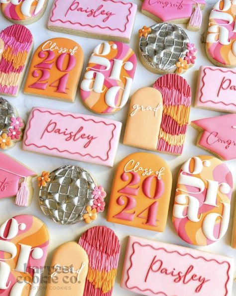 Orange Birthday Cake, Senior Year Diy, Pink Graduation Party, Grad Party Theme, Nursing School Graduation Party, 30th Birthday Themes, Orange Birthday, Grad Hat, Orange Cookies