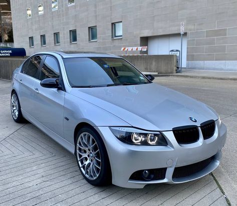 The E90 generation BMW 3-series was built from 2005 through 2011 in a variety of body styles. Today's example is a E90 sedan, but there is also the E91 touring wagon, E92 coupe, and E93 convertible. Powering today's sedan is an N53B25 straight-6 that uses a magnesium alloy block and dual-overhead cams to push 228 horsepower without the aid of forced induction. #328i #BMW #E90 #German 328i Bmw, E93 Convertible, 2011 Bmw 328i, Bmw 2011, E92 Coupe, E90 Bmw, Bmw E90, Bmw 328i, Bmw 3 Series