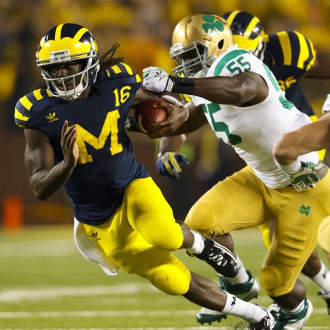 Michigan vs Notre Dame - Under the Lights, 2011 - Arguably the best throwback vs throwback match-up of all time Colorado Buffaloes Football, Football Drip, Heisman Trophy Winners, Michigan Wolverines Football, Michigan Sports, Wolverines Football, Heisman Trophy, U Of M, Colorado Buffaloes