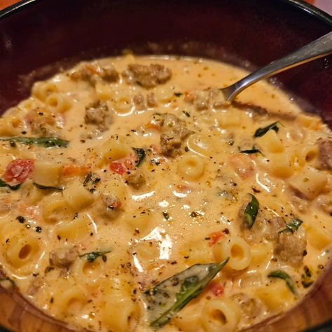 Creamy Parmesan Italian Sausage Soup - Easy DIY Recipes Ditalini Soup, Sausage Soup Recipes, Parmesan Soup, Italian Sausage Pasta, Italian Sausage Soup, Ditalini Pasta, Soup Ingredients, Italian Soup, Creamy Parmesan