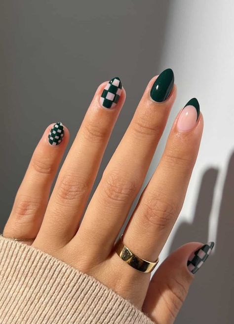 27+ Dramatic Dark Green Nails You'll Adore for 2025 Black Nails Aesthetic, Nails Checkered, Long Round Nails, Apply Press On Nails, Dark Green Nail, Nails Emo, Emo Nails, Checkered Nails, Dark Green Nails