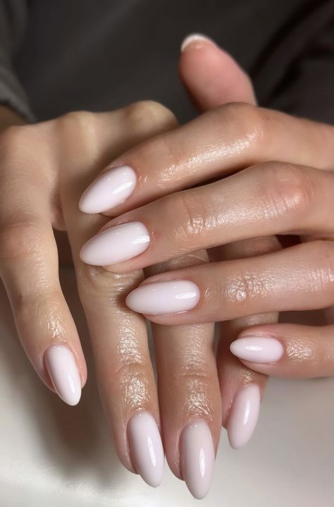 Light Pink Bridal Nails, Nail Neutral Colors, Gel Nails Light Pink, Nude Summer Nails, Milky Nails, Subtle Nails, Casual Nails, Soft Nails, Glitter Wedding