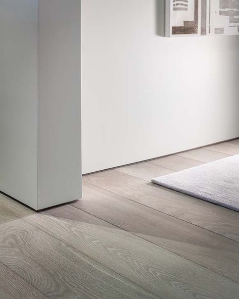 Modern Baseboards, Armani Casa, 아파트 인테리어, Wood Detail, House Extensions, Interior Trim, Baseboards, Floor Design, 인테리어 디자인