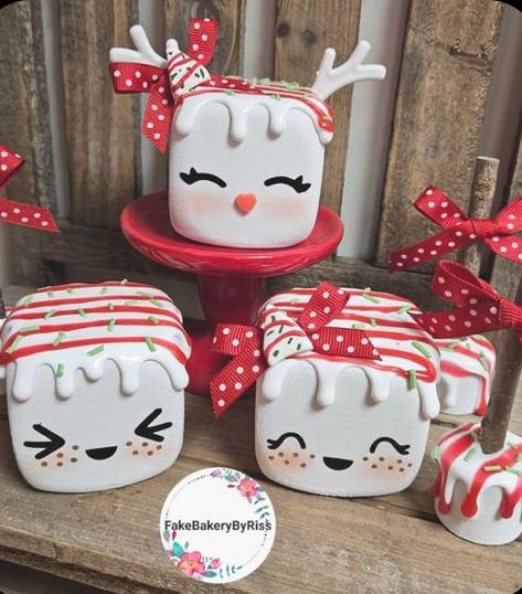 Dollar Tree Marshmallow Dice, Dollar Tree Foam Dice Marshmallows, Dollar Tree Foam Dice Crafts, Fake Marshmallows Diy, Foam Dice Dollar Tree Crafts, Dollar Tree Wood Block Crafts, Wood Cube Crafts, Easy Diy Crafts For Teens, Marshmallow Ornaments