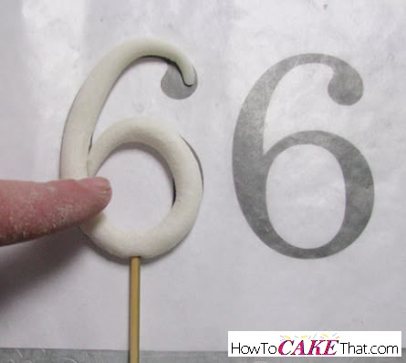 Número Seis Number Topper, Fondant Numbers, Fondant Tips, Fondant Techniques, Decoration Pieces, Cake Decorator, Fondant Cake Toppers, Gum Paste Flowers, Fondant Tutorial