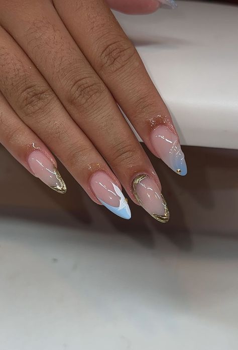 Cute Almond Nails Fall, Almond Inspo Nails, Almond Nails Color Ideas, Almond Nail French, Bling Almond Nails, Gold Gel Nails, Elegant Touch Nails, New Nail Designs, Classy Acrylic Nails