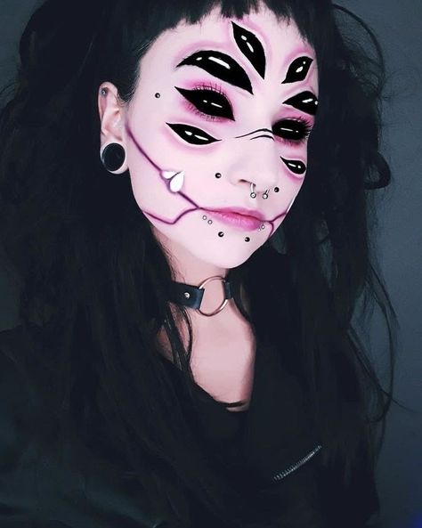 Cryptid Ideas, Alien Make-up, Spooky Makeup, Instagram Advertisement, Makeup Zombie, Alien Makeup, Creepy Makeup, Drag Make-up, Scene Girl