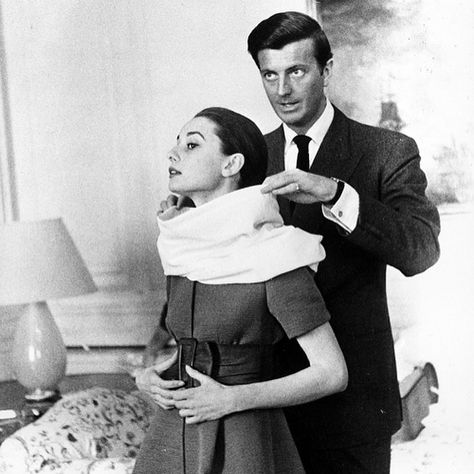 Audrey and Hubert De Givenchy had a life long friendship, that began sometime in 1953. Audrey wanted her character Sabrina to wear genuine… Audrey Hepburn Givenchy, Hubert Givenchy, Audrey Hepburn Born, Audrey Hepburn Photos, Kim Kardashian And Kanye, French Fashion Designers, Elsa Peretti, Audrey Hepburn, Carolina Herrera