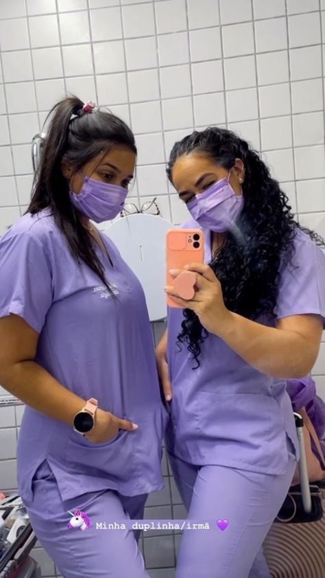 Purple Scrubs, Nurse Outfit Scrubs, Nursing School Inspiration, Nurse Dress Uniform, Medical Scrubs Outfit, Medical Photography, College Beauty, Nursing School Motivation, Dental Hygiene School