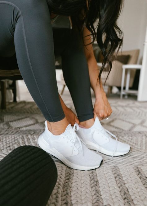 Running Shoes Roundup: My TOP 6 - Mint Arrow #mintarrow #sneakers #workout #workoutshoes #runningshoes #style #workoutfaves #athletics #athleticshoes Workouts Tips, Mint Arrow, White Athletic Shoes, Health Exercise, White Running Shoes, Adidas Running Shoes, Home Workouts, Workout Shoes, Nordstrom Anniversary Sale