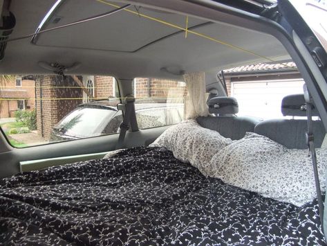 estima lucida fully made bed conversion Honda Odyssey Camping, Van Camper Conversion, Sleeper Van, Sienna Van, Van Conversion Layout, Toyota Camper, Made Bed, Camper Beds, Minivan Camping