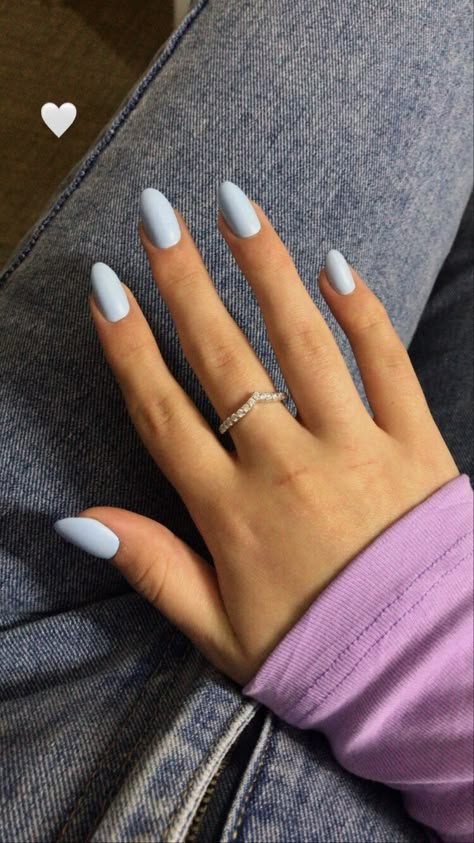 Round Acrylic Nails Solid Color, Almond Nails Simple Color, Cute 1 Color Nails, Aesthetic Solid Color Nails, Acrylic Nail Designs Solid Colors, Almond Nails Designs Solid Colors, Simple Acrylic Nails Solid Colour, Simple Short Almond Nails Solid Color, Short Almond Nails Plain Color