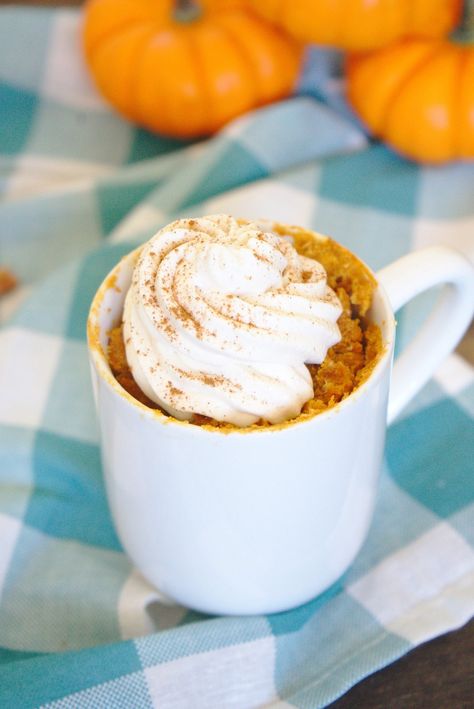 Pumpkin Spice Mug Cake, Spice Mug Cake, Pumpkin Mug Cake Recipe, Pumpkin Mug Cake, Cake Calories, Baking With Almond Flour, Pumpkin Mug, Pumpkin Spice Cake, Coffee Mate