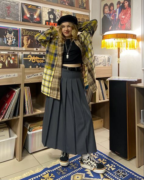 Maximalist Office Outfit, Plus Size Maximalist Fashion, Flannel Outfit Ideas, Plus Size Grunge Outfits, Grunge Outfits Plus Size, 90s Grunge Outfits, Maximalist Outfit, Plus Size Grunge, Maximalist Fashion