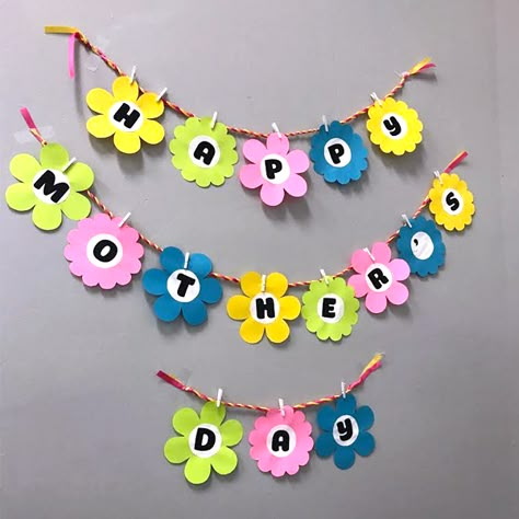 Take this day to really show your mom how much you love her by making this adorable DIY Mother’s Day Banner! It’s a quick craft that your mom will love because it was made by you! All you need is JAM Paper colorful cardstock and some string! #jampaper #diycrafts #easydiy #papercraft #mothersdaycraft #mothersday #banner #paperbanner #flowerbanner Mothers Day Crafts Preschool, Happy Mothers Day Banner, Flowers Paper Craft, Mother's Day Theme, Mother's Day Banner, Diy Mother's Day Crafts, Diy Mother's Day, Make Paper Flowers, Mother's Day Activities