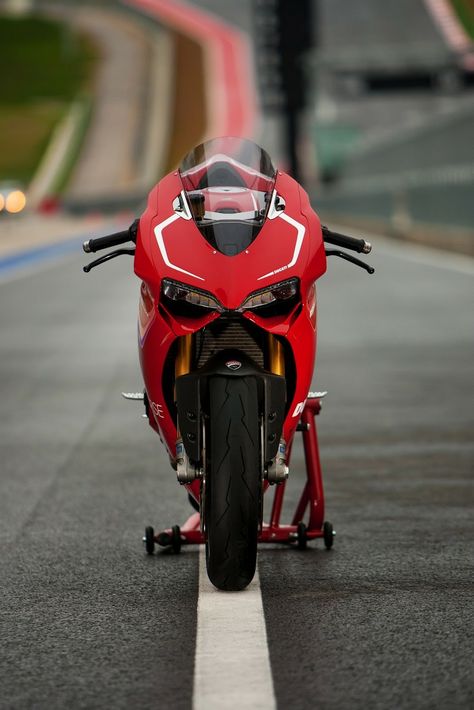 Ducati (SuperSport?) Ducati Motor, Xe Ducati, Ducati 1199 Panigale, Ducati 1199, Moto Ducati, Custom Sport Bikes, Italian Motorcycles, Fast Bikes, Ducati Motorcycles