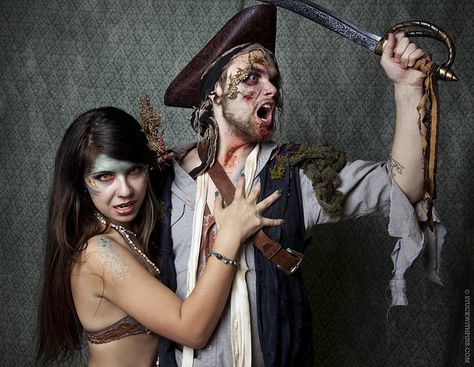 Drowned Pirate & Evil Siren by Corinne Alexandra | stuckwithpins.com, via Flickr Pirate Costume Couple, Evil Siren, Sea Shell Bra, Evil Mermaids, Siren Costume, Best Costume Ever, Halloween Costumes 2014, Mermaid Halloween Costumes, Future Costume