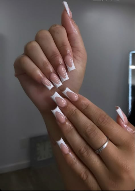 Deep Almond French Tips Square, White French Tip Birthday Nails, White Tips Acrylics, Types Of French Nails, Nails With White Tips, French Tips White, Back To School Nails Acrylic, Cute French Tip Nails, Cute French Tip