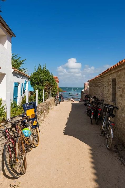 Noirmoutier Street View, Blue, Manche